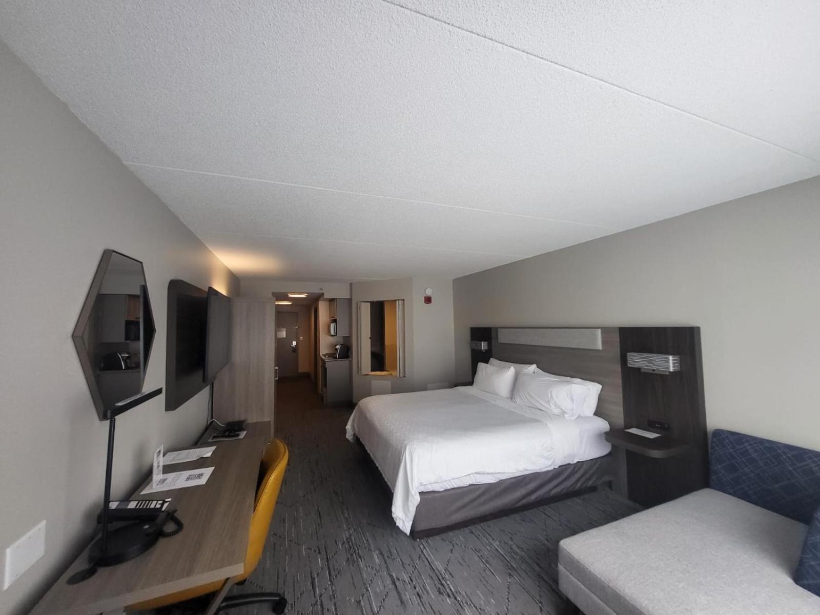 Holiday Inn Express Hotel & Suites Brockville By Ihg Buitenkant foto