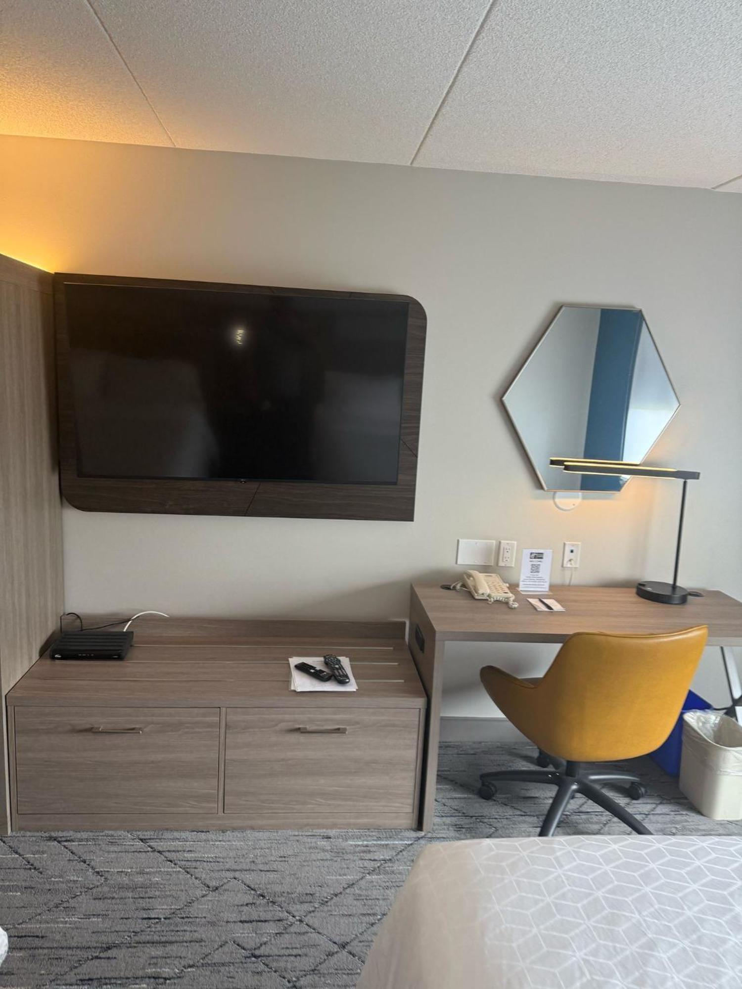 Holiday Inn Express Hotel & Suites Brockville By Ihg Buitenkant foto