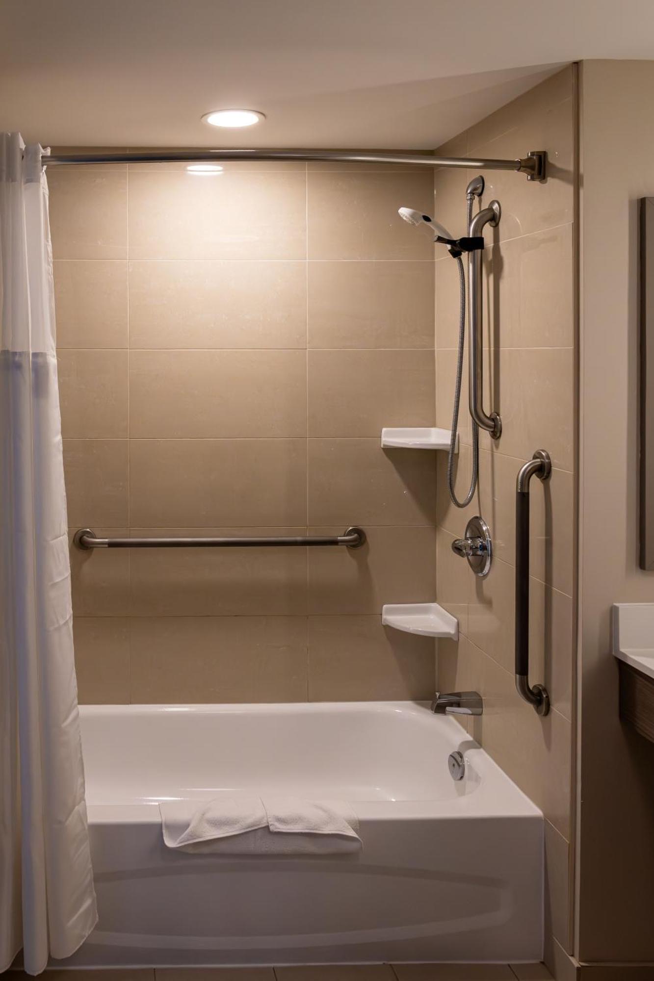 Holiday Inn Express Hotel & Suites Brockville By Ihg Buitenkant foto