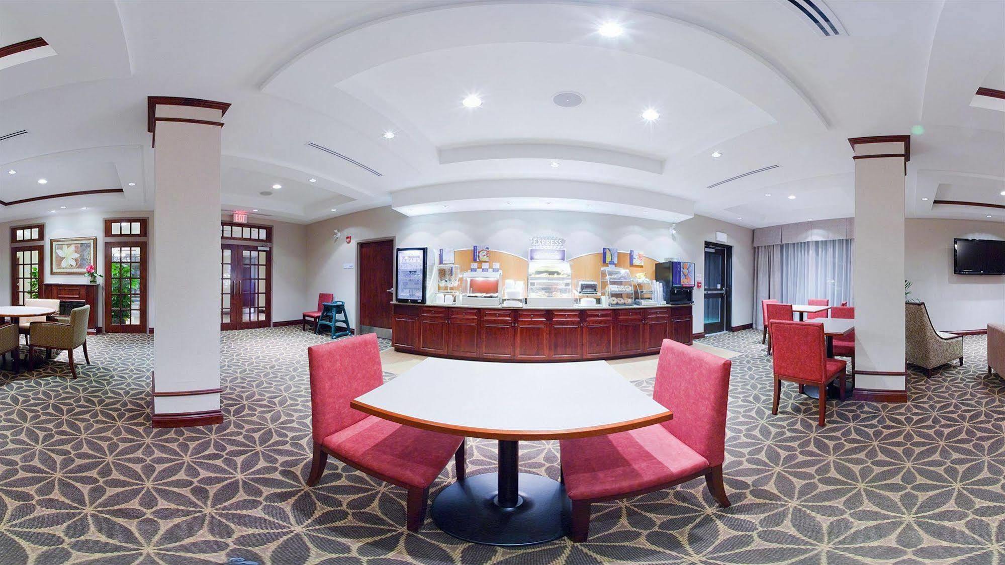 Holiday Inn Express Hotel & Suites Brockville By Ihg Buitenkant foto